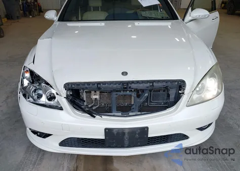 2009 Mercedes-Benz S 550 4Matic z USA, uszkodzony, nr VIN WDDNG86X89A270689